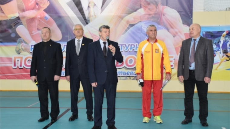 Депутат Валерий Павлов принял участие в открытии турнира по вольной борьбе