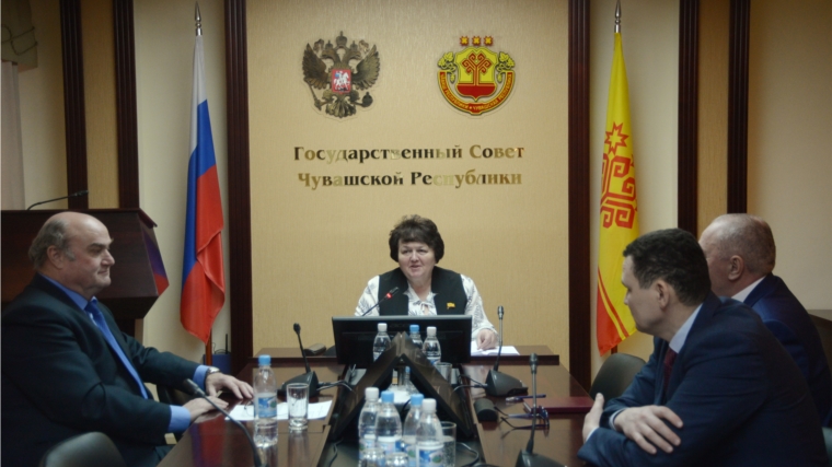 Спикер парламента Альбина Егорова провела еженедельное совещание